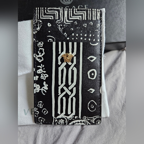 Versace Medusa Unisex Leather Card case FINAL $ FIRM - Picture 2 of 6